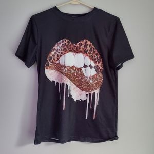 Lip tee!